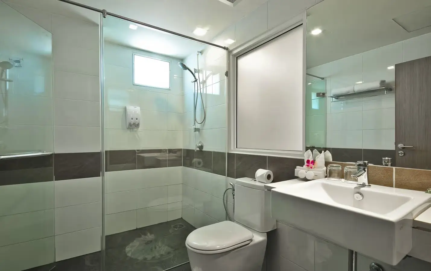 The Ashlee Plaza Patong Hotel & Spa 4* — фото 5